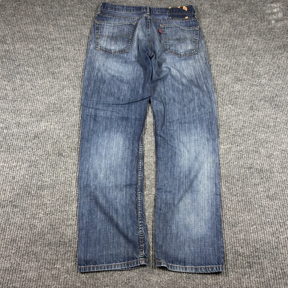 Levis 514 Straight Fit Jeans Mens 33x32 Blue Distressed Denim 00514-0541